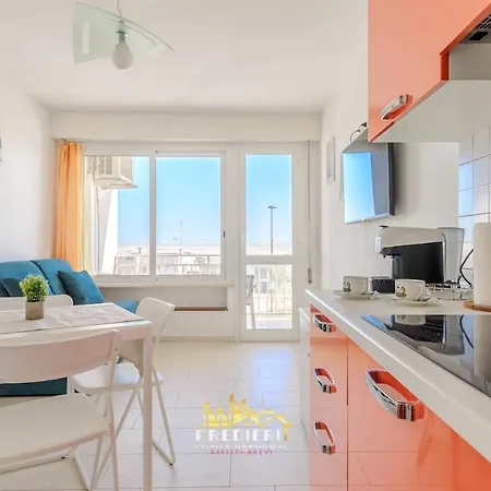 شقة Lido Degli Estensi Fronte Mare E Balcone