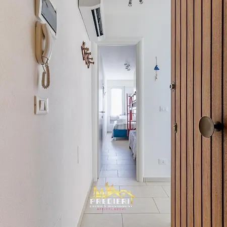 Lido Degli Estensi Fronte Mare E Balcone شقة