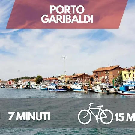 Lido Degli Estensi Fronte Mare E Balcone * كوماكيو